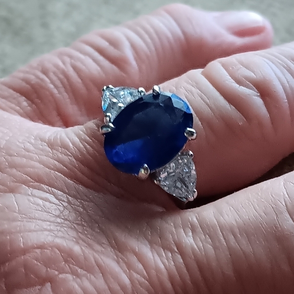 Silver Tone Blue and Clear Glass Ring - Picture 10 of 10